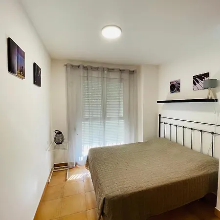 Schoene Unterkunft Mit Pool Und Terrasse. *