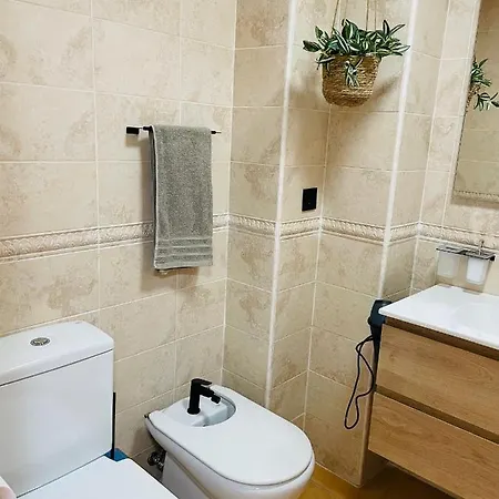Schoene Mit Pool Und Terrasse. Апартаменты Дения
