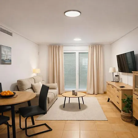 Schoene Mit Pool Und Terrasse. Denia