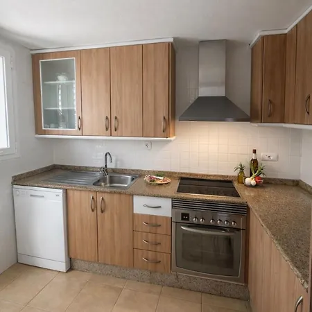 Schoene Mit Pool Und Terrasse. Апартаменты *