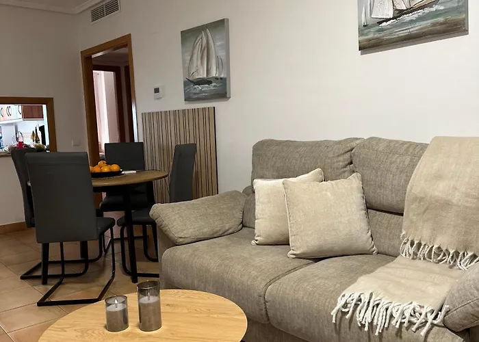 Apartament Schoene Mit Pool Und Terrasse.