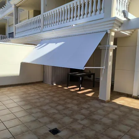 Schoene Mit Pool Und Terrasse. Denia